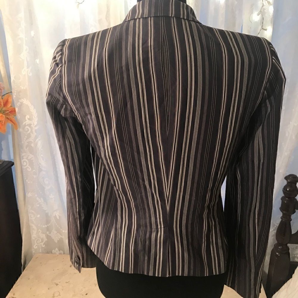 Calvin Klein Size 2 Stripped Jacket! - Picture 12 of 14
